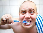Как сохранить зубы здоровыми: выбираем зубную щетку