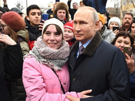 Предложившая Путину взять ее в жены актриса объяснила свой поступок