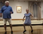  Дед и внучка обалденным танцем ломают стереотипы