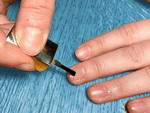 Как правильно наносить лак для ногтей
