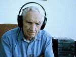 94-летний пенсионер посвятил жене песню, ставшую хитом YouTube